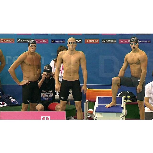 Proficiat aan onze aflossingsploeg 4x100 vrije slag, die zich kwalificeerde voor de Olympische Spelen in Rio. In een tijd van 3.15.50 zwommen @pietertimmers, @surgelooseglenn , Jasper Aerents en Emmanuel Vanluchene naar een 9de plaats.