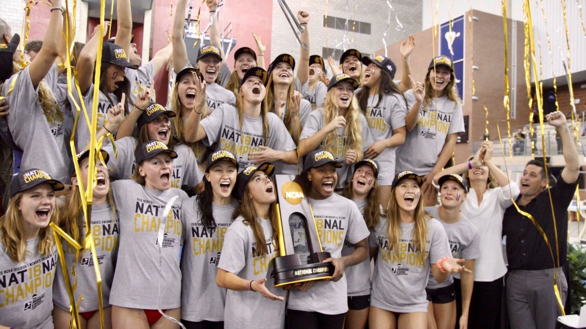 Stanford met Ledecky en Manuel wint NCAA-kampioenschappen